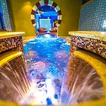 Meses Shiraz Superior-adults Only ホテル 4*